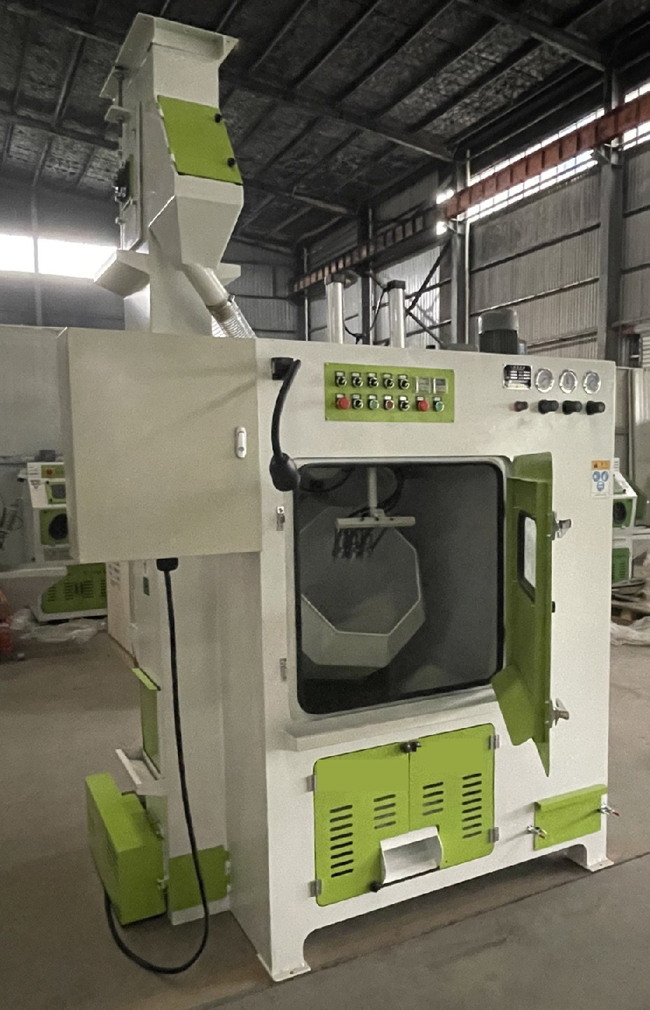 新型滾筒噴砂機(jī)，自動(dòng)滾筒噴砂機(jī)